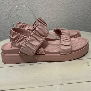 522eog Blondo Casapia Pink Ruffled Sandals women 11